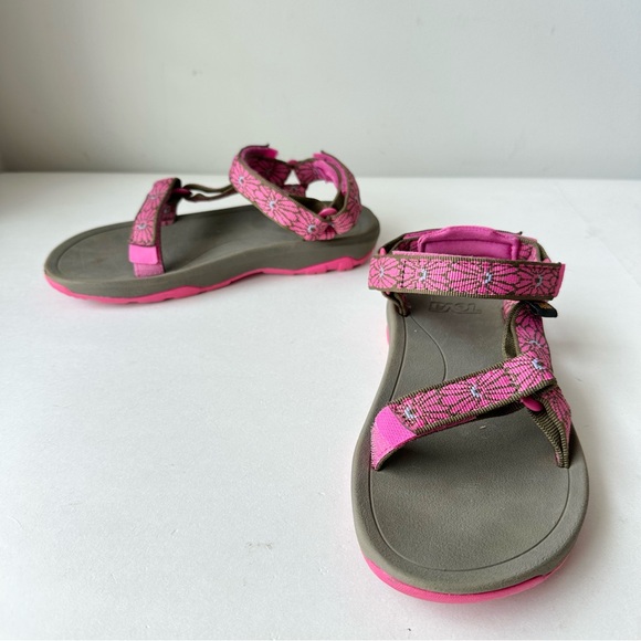 Teva Hurricane Sandals - Picture 1 of 8